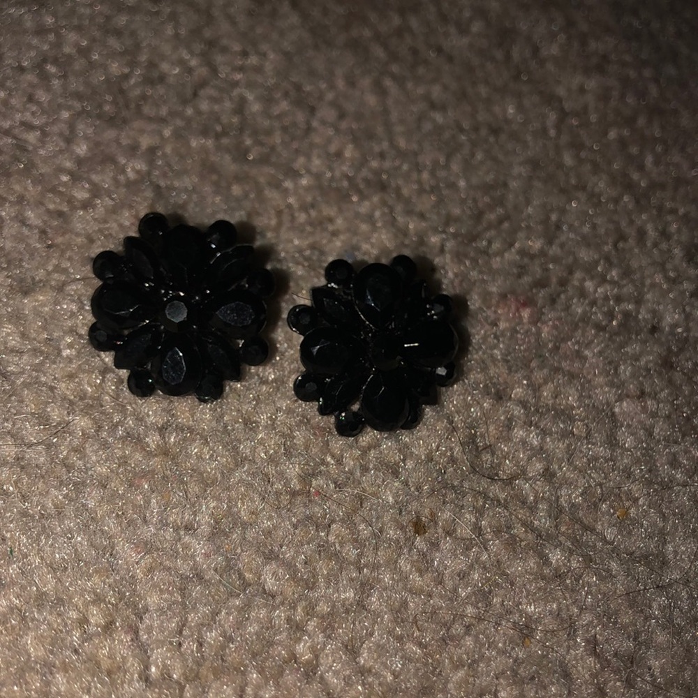 Elegant Black Floral Earrings